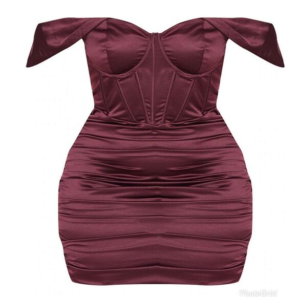 Prettylittlething PLUS PLUM STRUCTURED SATIN CUPPED RUCHED SKIRT BODYCON DRESS - Picture 5 of 12